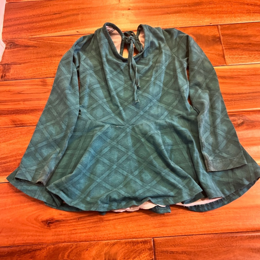 Girl’s Ricrac and ruffles long sleeve peplum top. Size 7